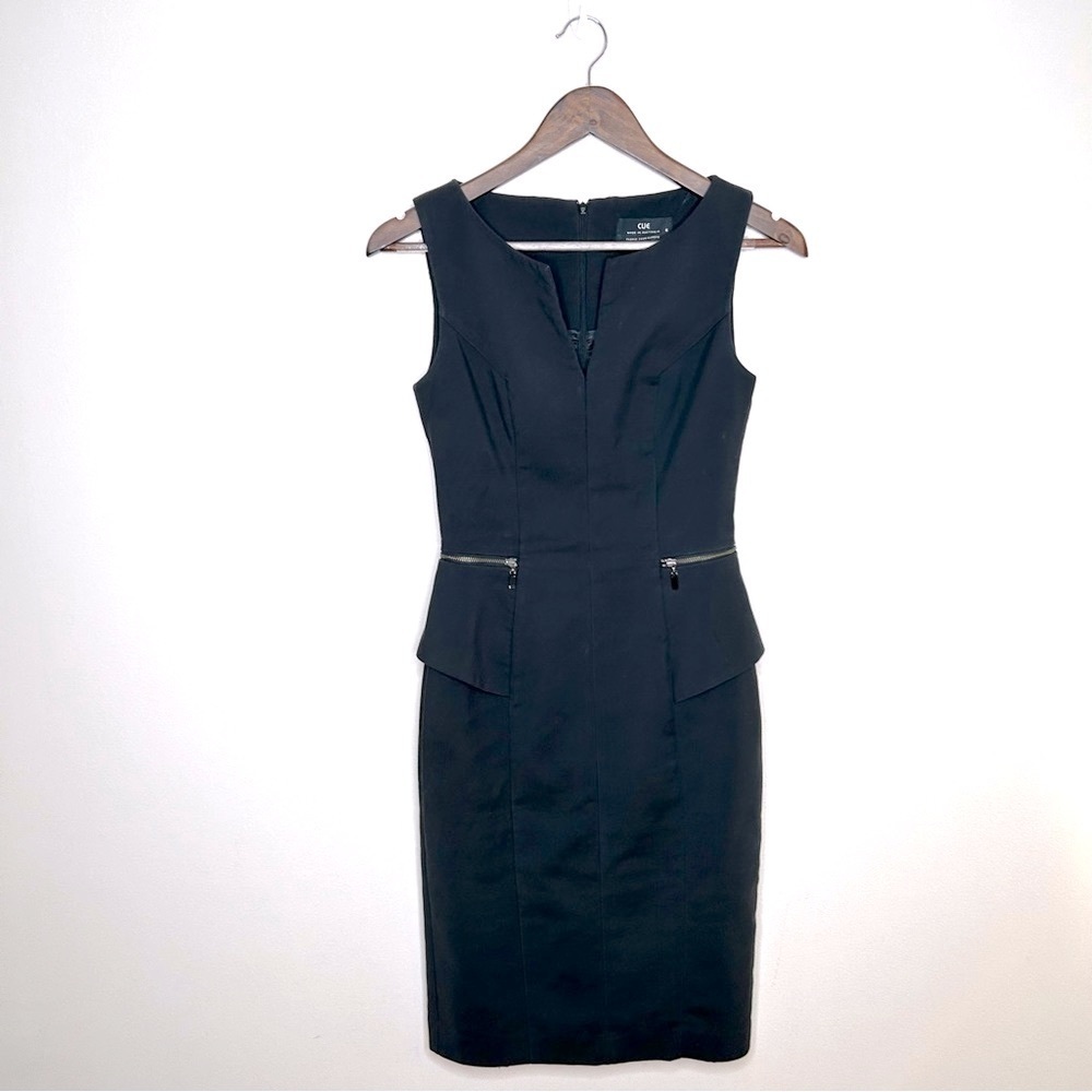 Cue Sleek Twill Knit Peplum Dress V Neck with Zipper Details Black Size 4